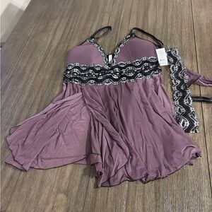Chic Mauve Lace Chemise